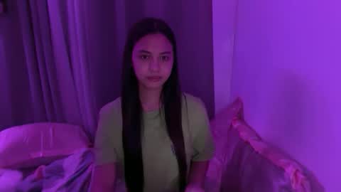 sassymiccah_ online show from March 4, 11:28 am