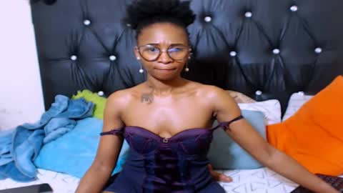 sasyylissaa online show from April 7, 10:01 pm