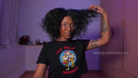 saturno_vibes online show from September 15, 9:06 am