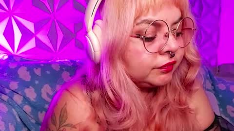 Gina George online show from April 4, 2:10 am