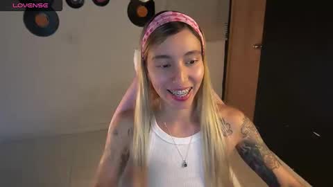 I AM JENN  online show from June 1, 3:08 am