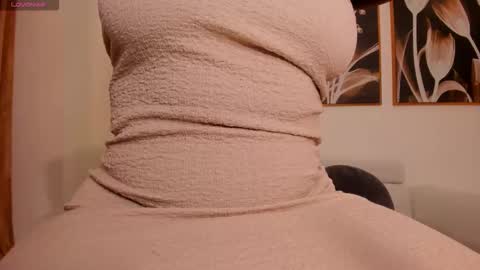 S a v a n n a h  online show from November 10, 8:59 pm