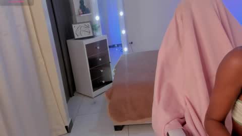 Savannahwildee online show from February 6, 11:31 am