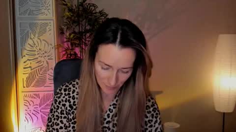 save the qween online show from February 13, 7:10 am