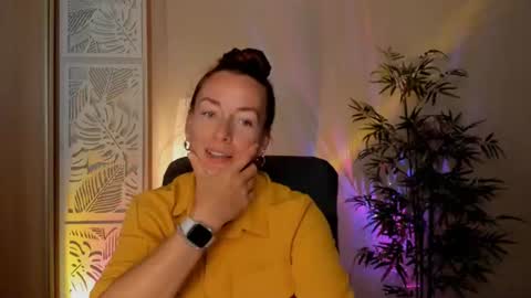 save the qween online show from July 25, 10:55 am