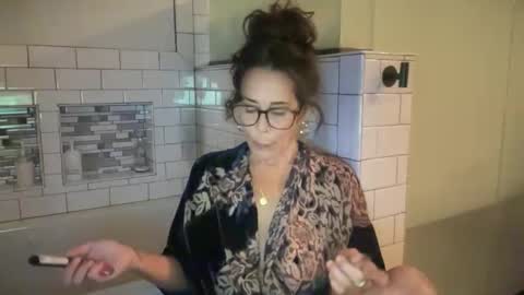 Good Girls Say Please...and Thank You online show from November 1, 5:39 pm