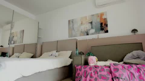sayurixo_xo online show from June 18, 8:59 am