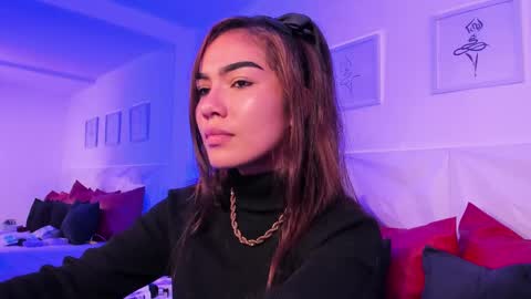 Scarlet online show from April 16, 4:50 pm