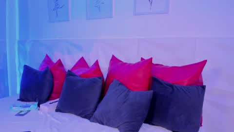 Scarlet online show from April 25, 8:17 pm