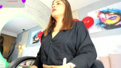 Scarlet online show from December 1, 7:05 pm