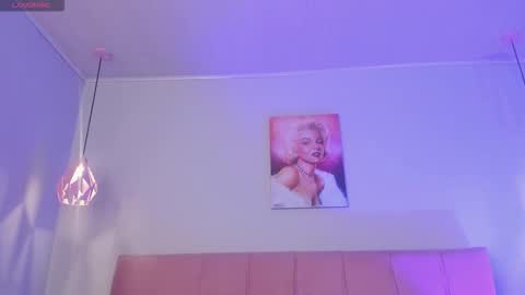 Scarlet  online show from January 9, 5:45 am