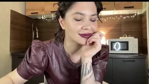 scarletpetal online show from March 11, 1:47 pm