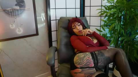 Scarlett Collins online show from May 28, 9:02 pm