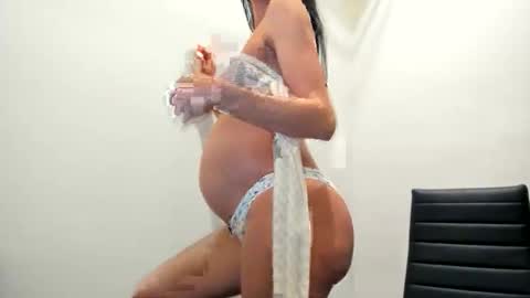 scarlettjennerr online show from April 18, 4:04 am