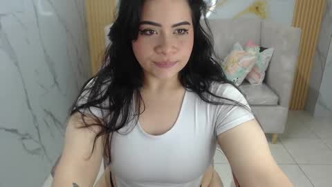 Snapshot of scarlettt_s chatting on October 21, 8:46 pm Scarlett online show from October 21, 8:46 pm