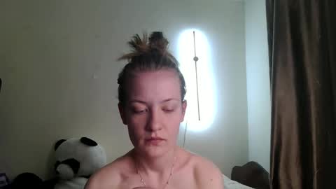 Elsa online show from April 10, 2:12 pm