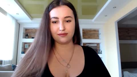 Elizabeth  online show from December 13, 9:04 am