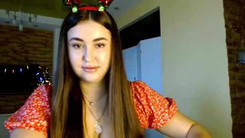 Elizabeth  online show from December 18, 9:36 am