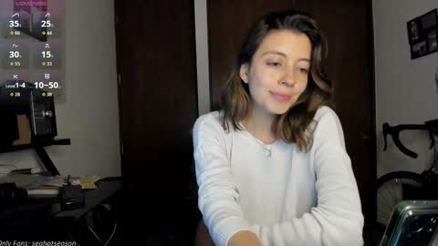 Snapshot of seahotseason chatting on September 24, 12:53 am Aria Independent model online show from September 24, 12:53 am