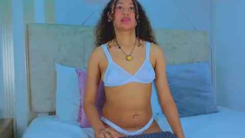 secretestrell online show from July 1, 2:55 am