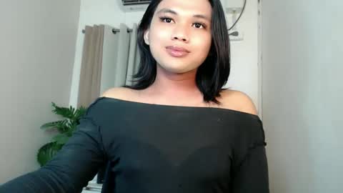Deluxe online show from June 5, 8:26 pm