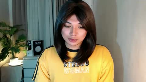 Deluxe online show from February 22, 7:59 pm