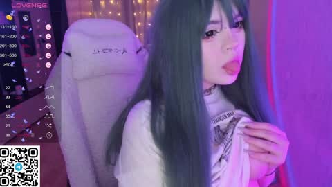 Selena  online show from April 7, 5:42 am