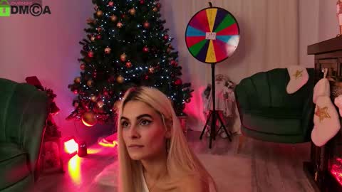 Selena online show from December 22, 4:48 am