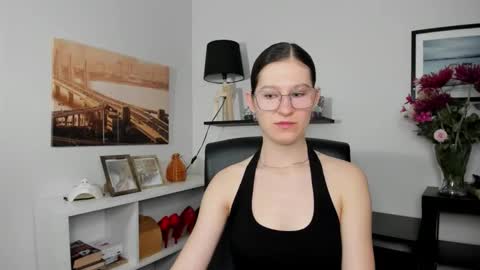 s e l e n a online show from May 14, 5:35 am