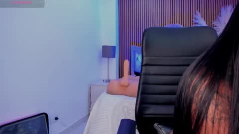 selenastonne online show from February 8, 12:36 am