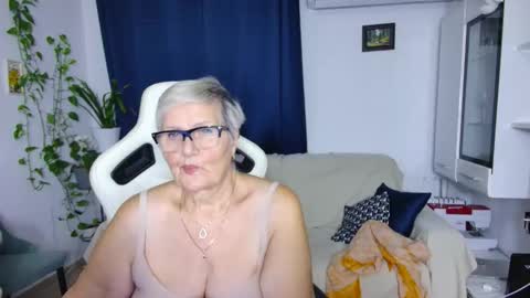 Selenna online show from January 13, 7:51 pm