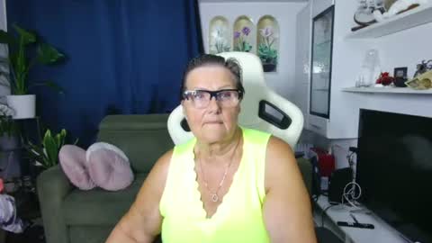 Selenna online show from August 3, 5:18 pm