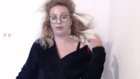 Snapshot of selenna_emma843468 chatting on October 2, 1:49 pm Selenna online show from October 2, 1:49 pm