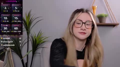 Selina Mae online show from December 18, 4:17 am