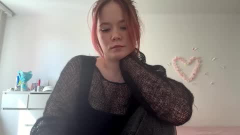 Lily online show from May 2, 9:45 am