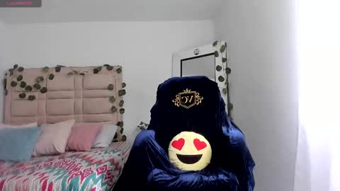 Selyn online show from November 8, 2:33 pm