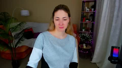 sensitiveheartt online show from March 12, 7:27 pm