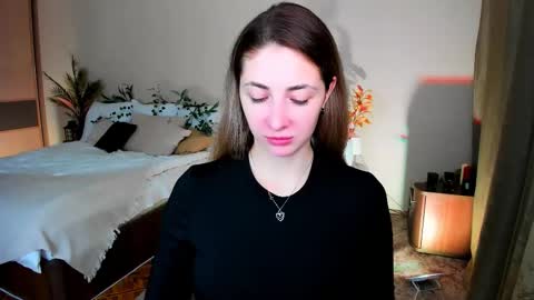 sensitiveheartt online show from November 17, 7:25 pm