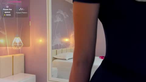 Sophie     online show from October 29, 10:52 am