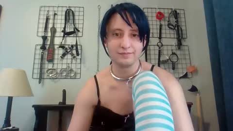 Servile Sarah online show from May 5, 9:51 pm