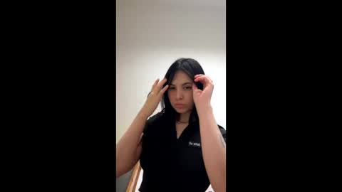 sexbunniess online show from February 16, 9:58 pm