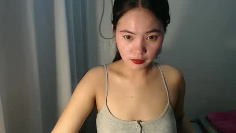 sexy_candy69x online show from February 12, 9:00 am