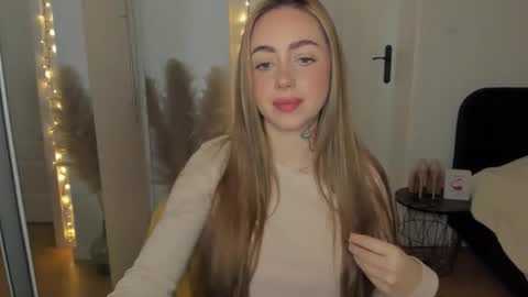 C o r a l i e online show from January 19, 8:21 am