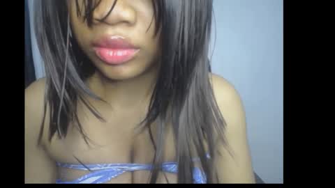 Ella online show from March 18, 9:09 pm