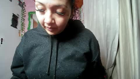 sexy lolas online show from June 1, 5:09 am