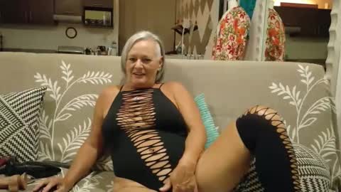 Sexy GILF Allie Kay online show from December 5, 4:45 am