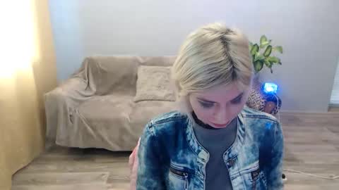 sexybeatriice online show from February 12, 7:54 am