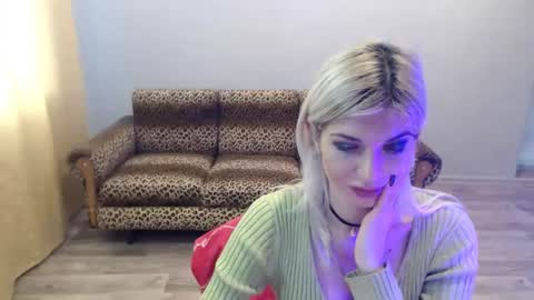 sexybeatriice online show from December 4, 7:43 am