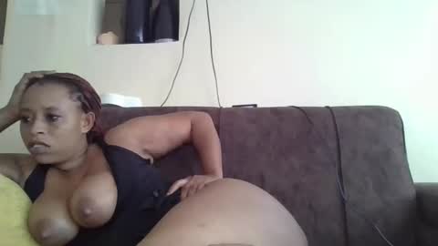 sexybuttie01 online show from April 15, 6:58 am