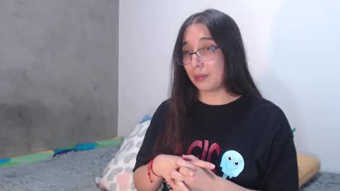 Coralinne online show from February 5, 9:07 pm